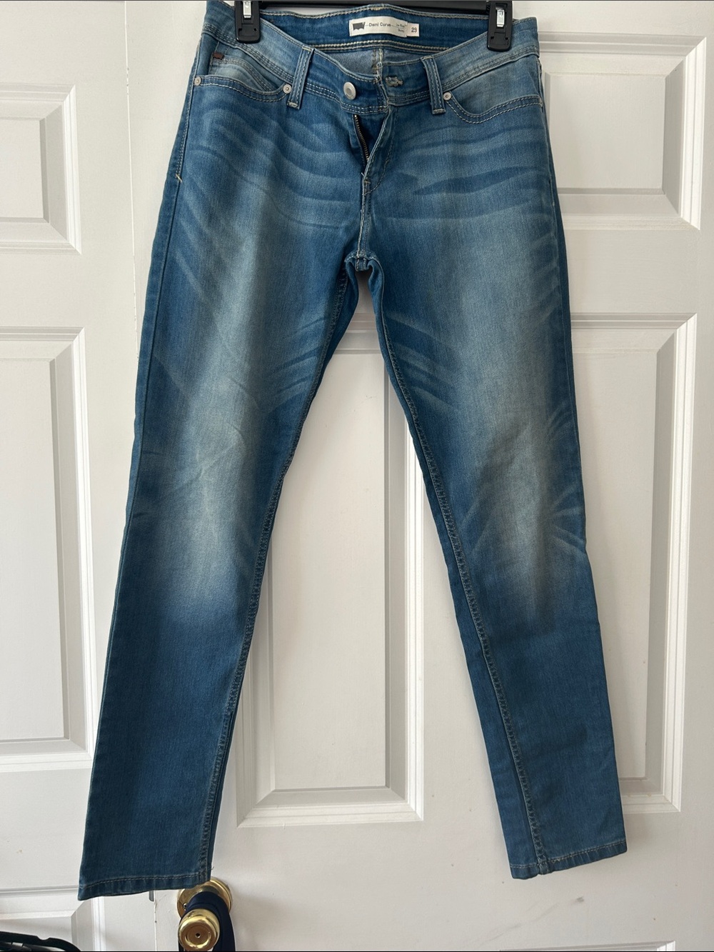 Levi's Women's Skinny Jeans in Faded Blue Wash